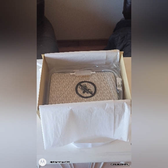 Michael Kors Beige Crossbody Bag - Picture 7 of 16